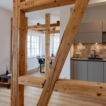 Hirschmann 5 Mit Kamin * בראונלאגה