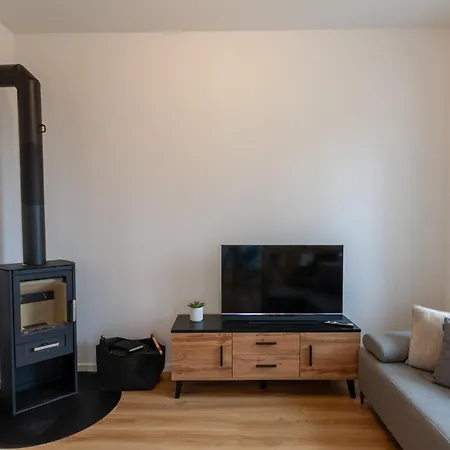 Hirschmann 5 Mit Kamin * בראונלאגה